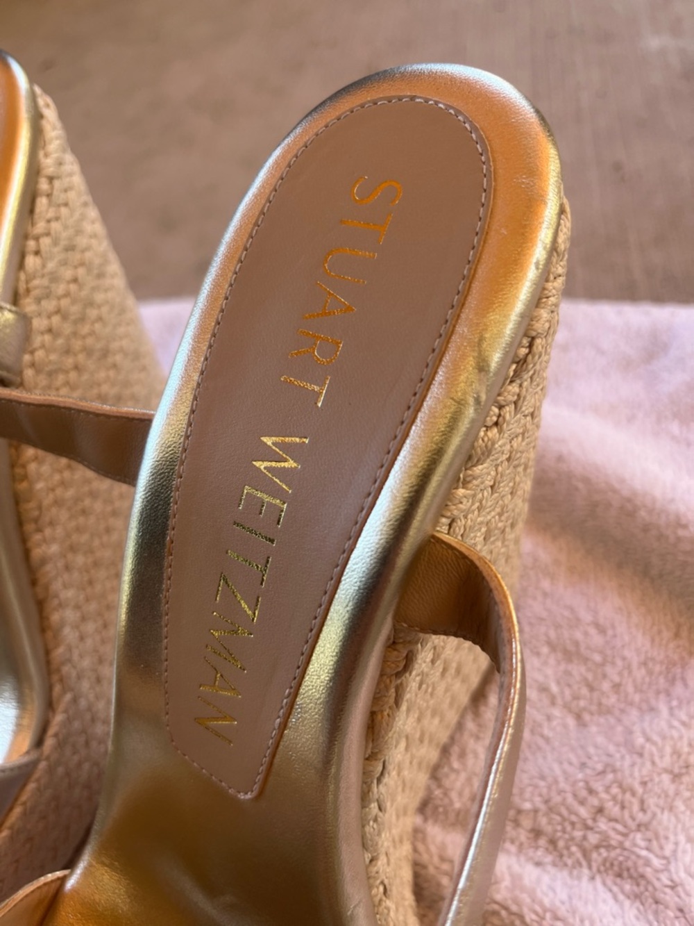 **50% OFF!!
Stuart Weitzman Metallic Gold Espadrille Wedge Sandals